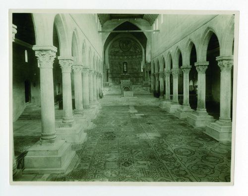Spazi interni - Basilica di Santa Maria Assunta <Aquileia> (positivo) di Anonimo (attr.) (prima metà XX)
