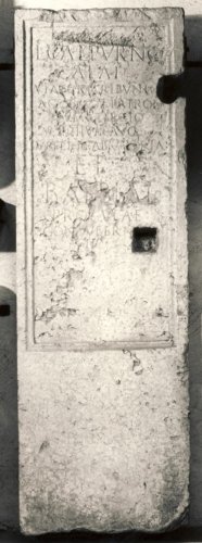 stele funeraria, alta stele parallelelpipeda con iscrizione funeraria - ambito culturale romano, produzione veronese (prima metà sec. I d.C.)