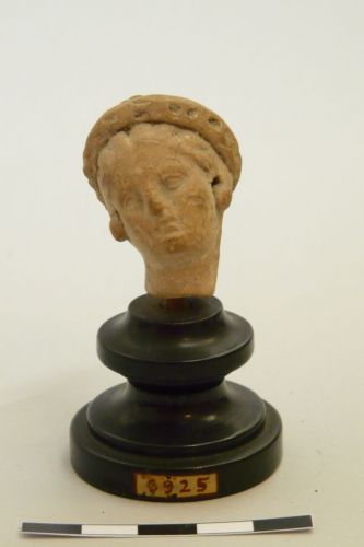 statuetta femminile/ testa - ambito culturale greco/ produzione magnogreca (IV-III secolo a.C.)