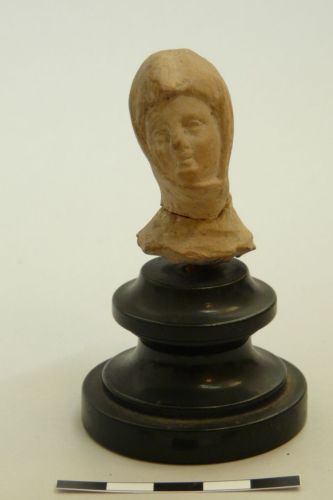 statuetta femminile/ testa - ambito culturale greco/ produzione magnogreca (IV-III secolo a.C.)