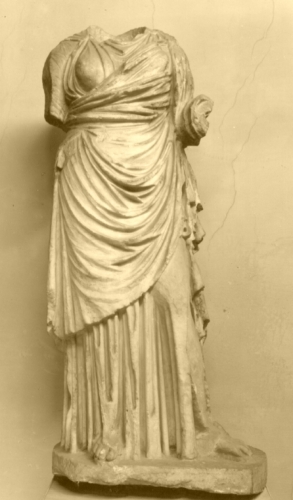 Musa (?) (statuetta femminile, statuetta femminile acefala) - ambito culturale greco (seconda metà sec. IV a. C)