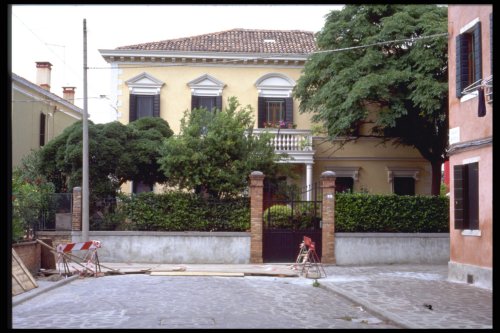 casa isolata con giardino (, privato) - Venezia (VE)  <br>Condizioni d'uso: <a class='link-esterno' href='https://docs.italia.it/italia/icdp/icdp-pnd-circolazione-riuso-docs/it/v1.0-giugno-2022/testo-etichetta-BCS.html' target='_bcs'>Beni Culturali Standard (BCS)</a>