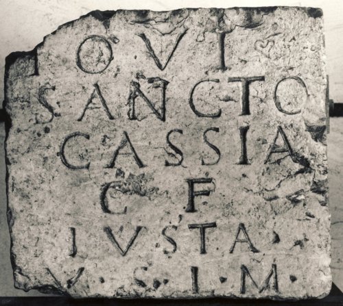 lastra, lastra frontale rettangolare con iscrizione votiva - ambito culturale romano, produzione veronese (prima metà sec. I d.C.)