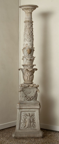 candelabro/ base, base triangolare - ambito culturale moderno/ produzione all'antica/ sec. XVIII d.C. (età moderna)