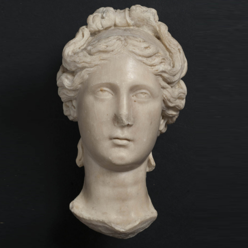 ritratto femminile (testa) - ambito rinascimentale/ produzione all'antica (Età rinascimentale/ sec. XVI d.C.)