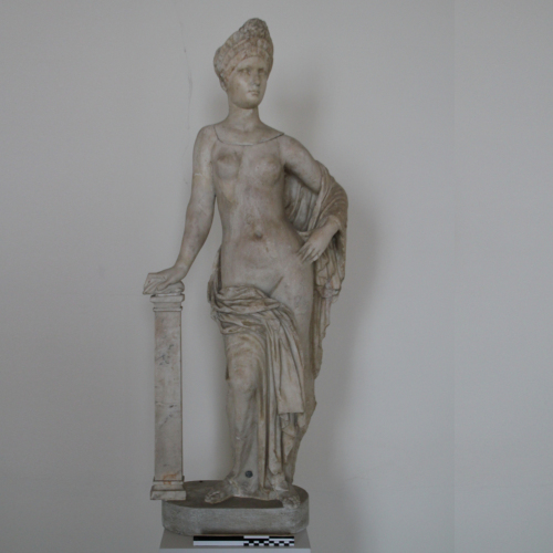 Afrodite con testa ritratto romana (statua) - ambito romano (prima metà epoca romana/ sec. II d.C.)