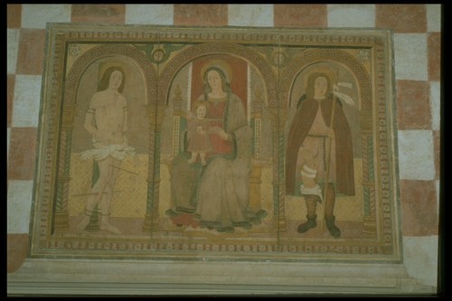 Madonna con Bambino tra i santi Rocco e Sebastiano (dipinto) di De Makiavellis Giuseppe (sec. XV)