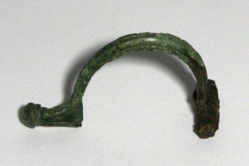 fibula tipo Aucissa, Feugère 22b2 - ambito culturale romano (ultimo quarto sec. I a.C.)