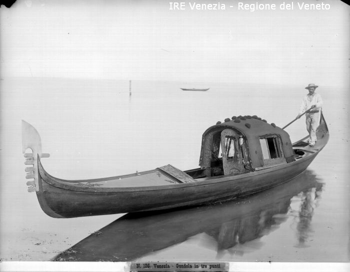 Venezia, gondola in laguna  di Filippi, Tomaso (XIX)