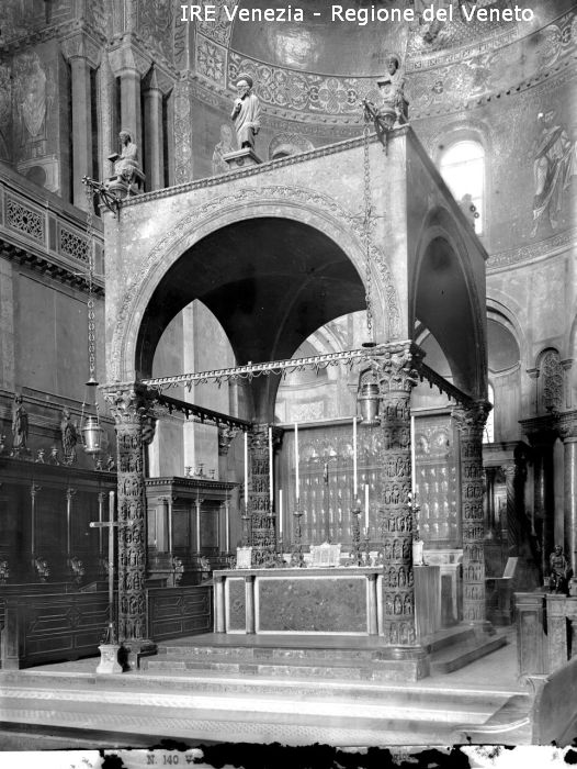 Venezia, basilica di San Marco, interno, altare maggiore  di Filippi, Tomaso (XIX)