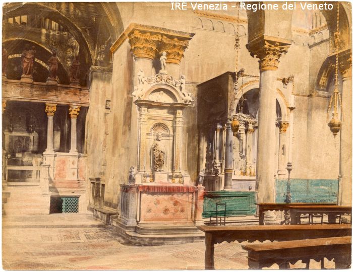 Interni: incrocio transetto destro, pilastro (positivo) di Filippi, Tomaso (fine 19)