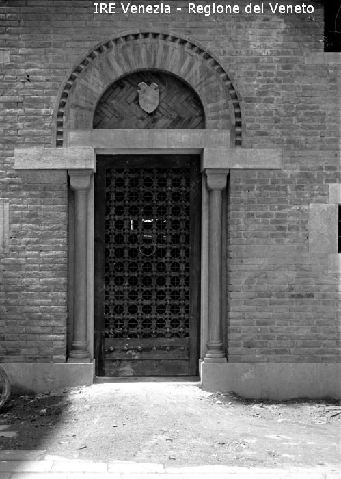 Venezia, casa Ing. Alessandri, particolare  di Filippi, Tomaso (XX)
