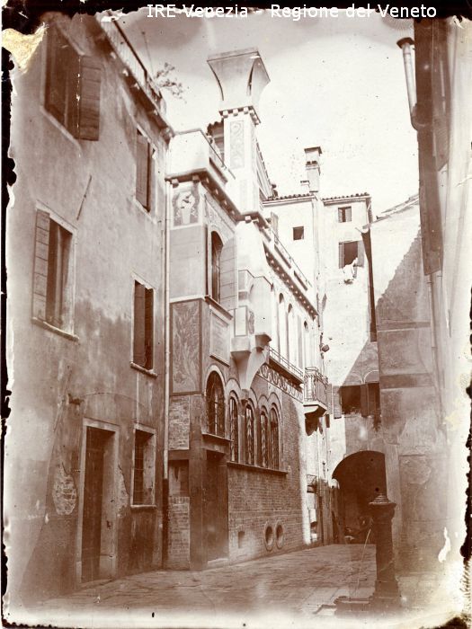 Venezia - Vita veneziana e lagunare - Interni privati - Case dell'ing. arch. Sullam  di Filippi, Tomaso (prima metà XX)