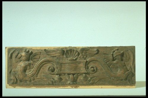 Motivo decorativo con figure fantastiche (scultura - elemento d'insieme, serie) - ambito Italia centrale (sec. XVI)