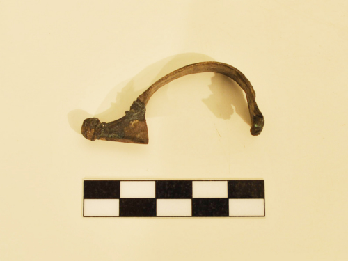 fibula a cerniera, Ettlinger 29 (tipo Aucissa); Feugère tipo 22b1 - ambito culturale romano/produzione Italia settentrionale (secc. I a.C.-I d.C.)
