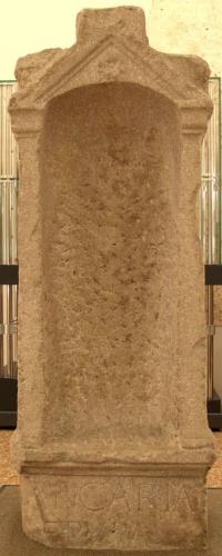 stele sepolcrale, stele a edicola, dedica ad Ancaria Pupa - ambito culturale romano (metà I sec. d. C.)