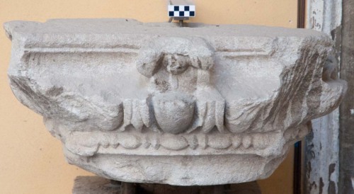 capitello, ionico - Ambito culturale romano (secc. II a.C. - I a.C.)